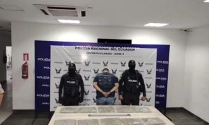 Taxista es capturado por la policía tras persecución