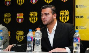 Antonio Álvarez responde plantel Barcelona reclamo salarial